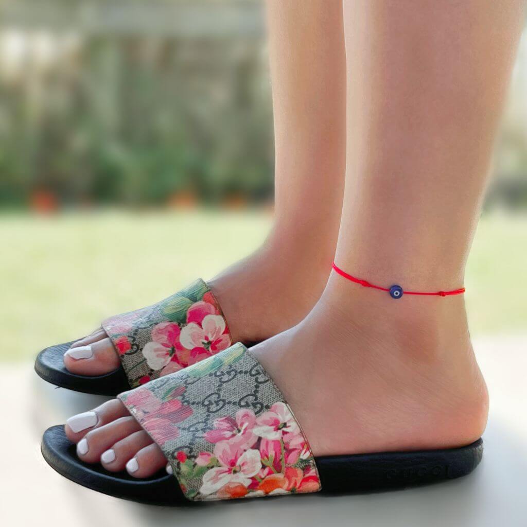 Adjustable evil eye anklet with durable cord and protective lucky eye charm, suitable for women, men, and teens. Perfect for beach and outdoor activities - Luck Strings