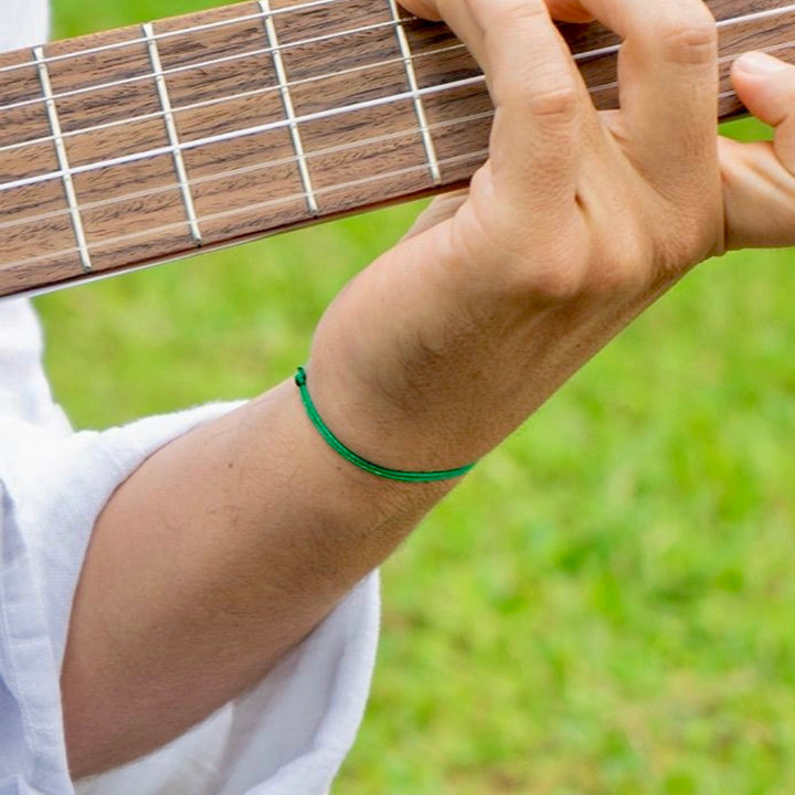 GREEN ADJUSTABLE CORD BRACELET-Luck Strings
